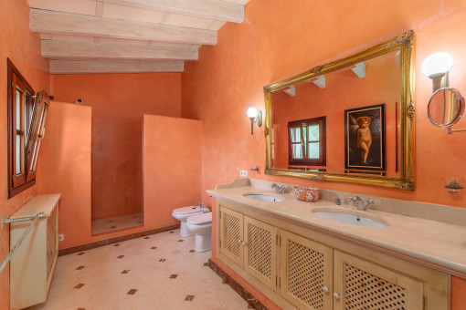 One of 5 bathrooms