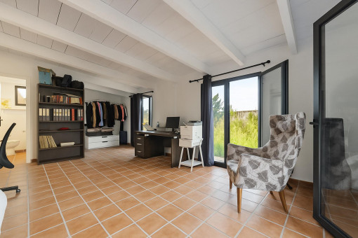 Third external bedroom of the main house (office)