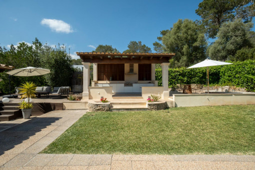 Outdoor Kitchen