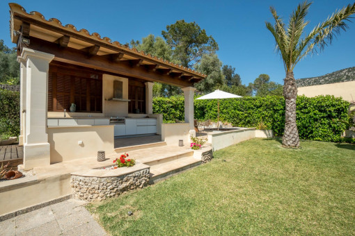 Outdoor Kitchen