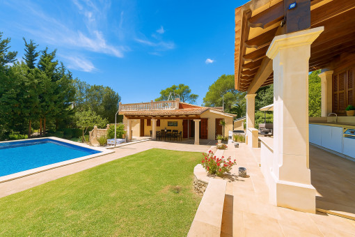 Villa with pool, mountain views and vacation rental license in a quiet location in Son Toni