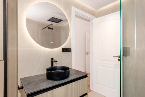 En-suite bathroom
