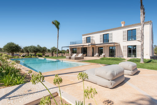 Newly-built finca with sea view