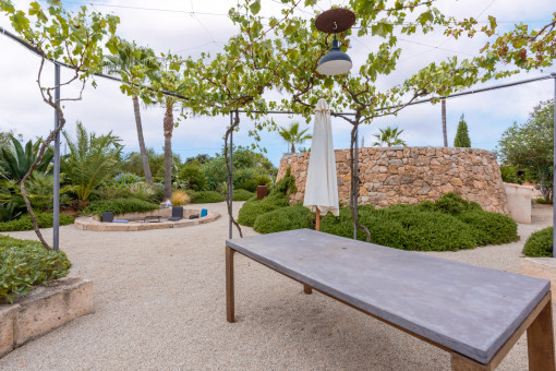 outdoor sitting area