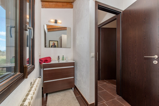 One of 4 bathrooms