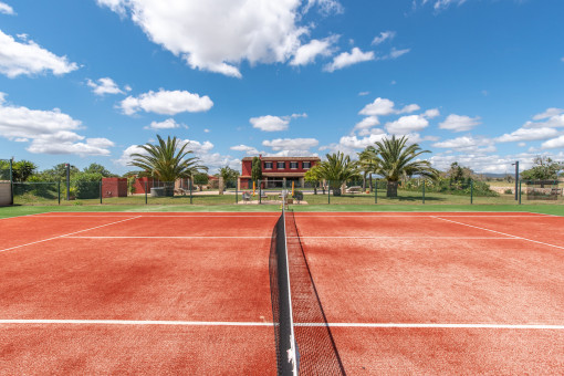 Finca con tennis court