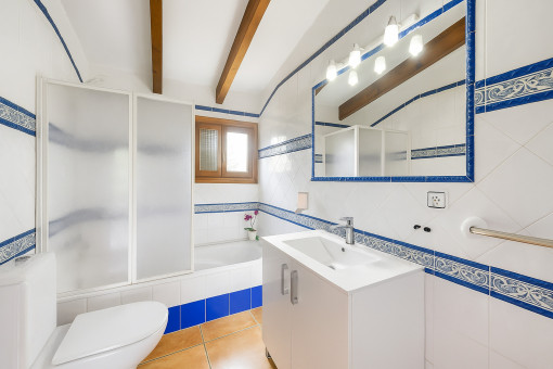Shower bathroom on the upper floor