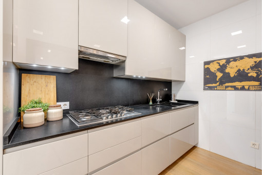 Fully equipped fitted kitchen
