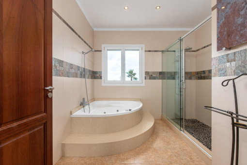 Bathroom with bathtub