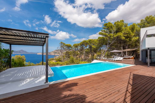 Pool terrace