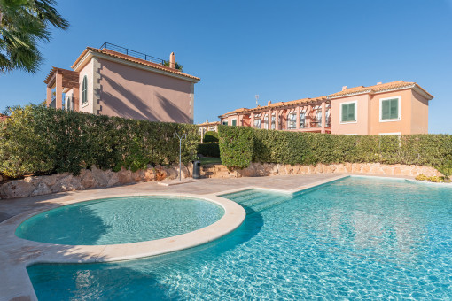 Communal pool with sun terrace