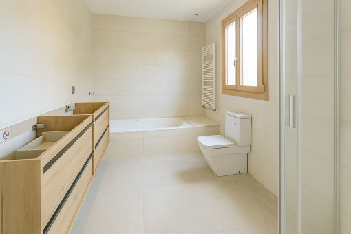 Bathroom en suite