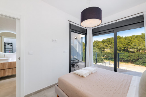 Master bedroom with access to the terrace