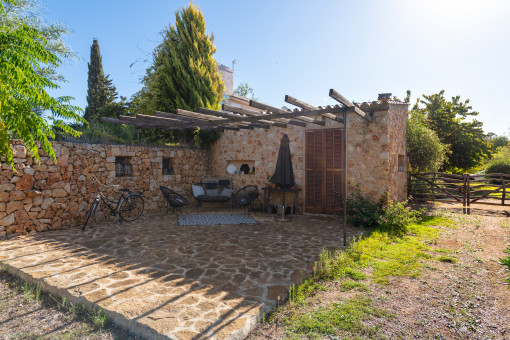 Separate guest apartment with its own terrace