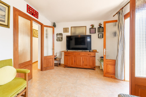 Living room of the lower apartment