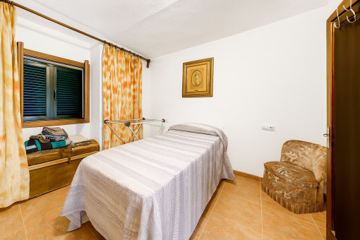 Second bedroom of the lower apartment