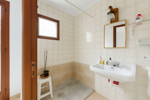 Ground floor shower bathroom