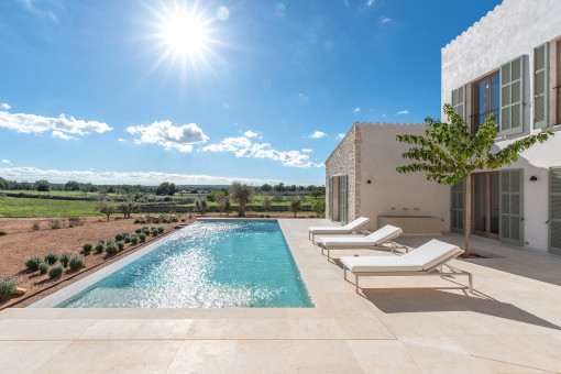 Pool with sun terrace