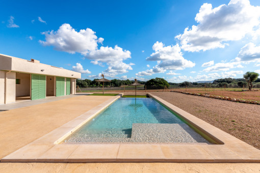 Pool with views to San Salvador