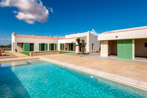 Newly built finca with spectacular panoramic views and absolute privacy – only 15 minutes from Campos