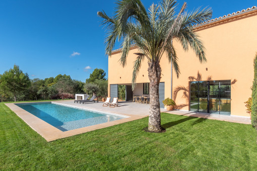 Spacious pool area for pure relaxation