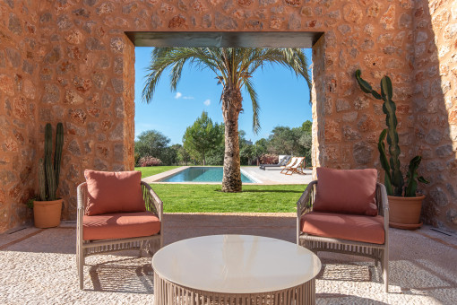 Mediterranean lounge area