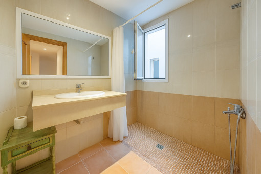 En-Suite bathroom