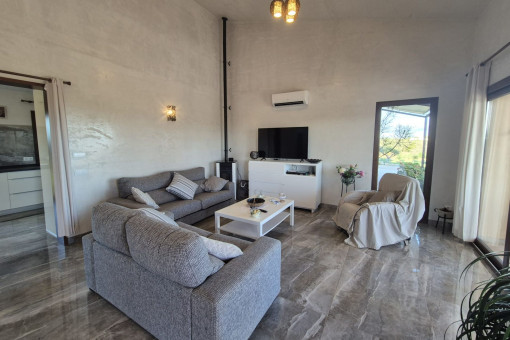 Living area with pellet heater