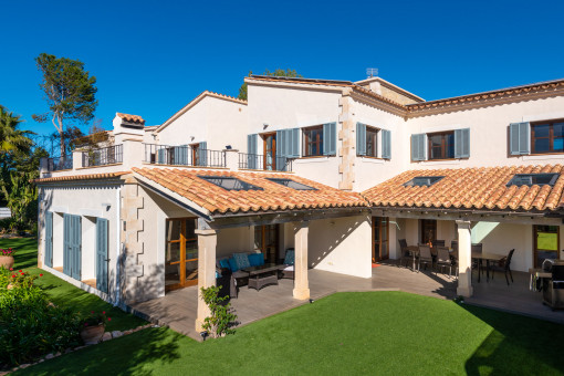 Covered terraces ideal for social gatherings