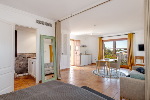 Guest apartment with separate entrance