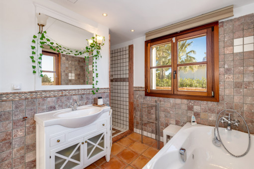 Mediterranean-style bathroom