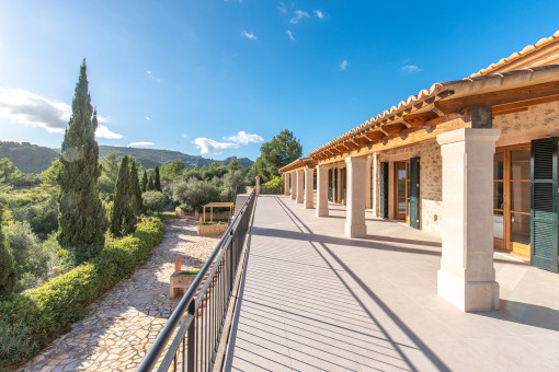 Covered terrace above