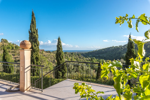View from the terrasse upstairsa-son-macia-natursteinfassade-meerblick-4
