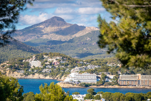 Panoramic views of the sea, mountains and Santa Ponsa