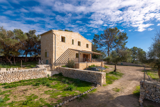 Exterior view of the finca with covered terrace