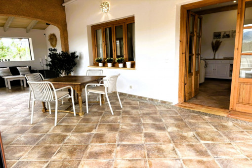 Sun room, lovely  indoor-outdoor space