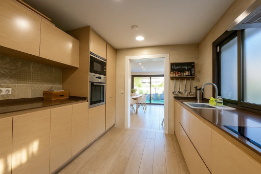 Alternative view of the fitted kitchen