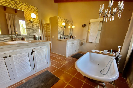 Bathroom with bath tub
