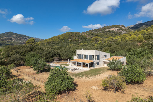 Spacious plot surrounded by nature