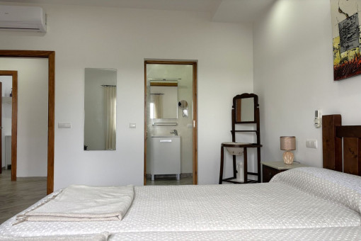 Bedroom with en-suite bathroom