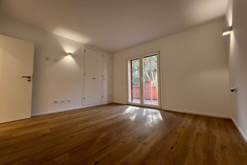 Bright room with access to the terrace