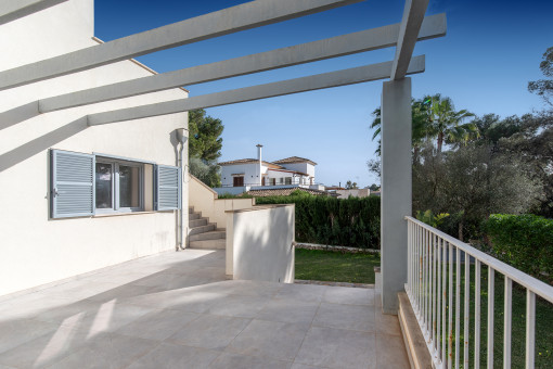 Terrace in front of the living room