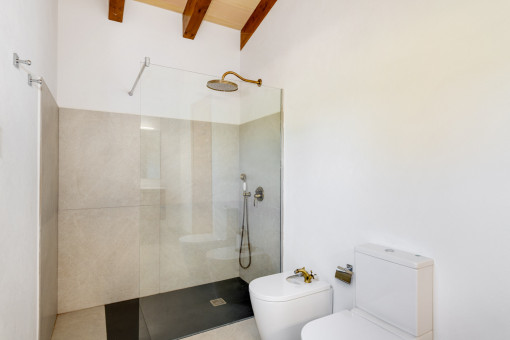 One of the six modern bathrooms