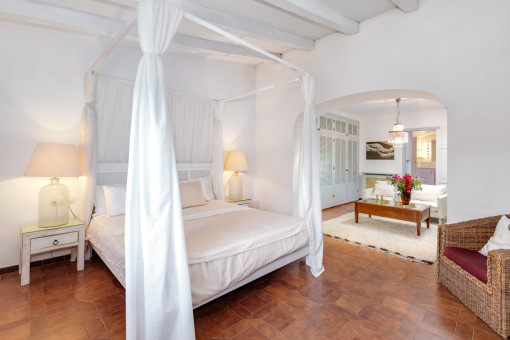 Bedroom with dressing area and en suite bathroom