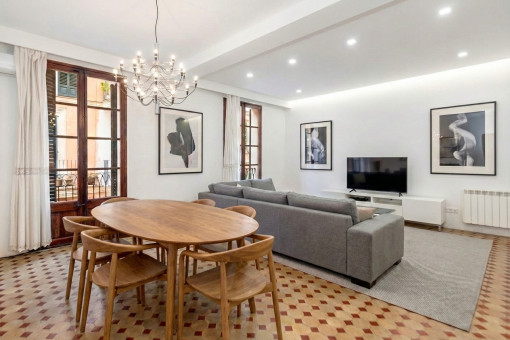 Dining area-furniture home staging