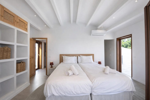 Bedroom with terrace access