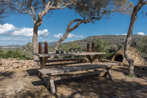 Panoramic views with wood table