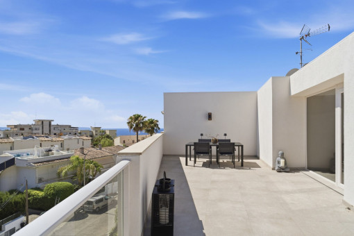 Spacious rooftop terrace 