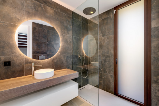 Modern bathroom
