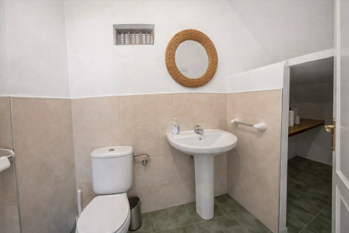 Guest toilet